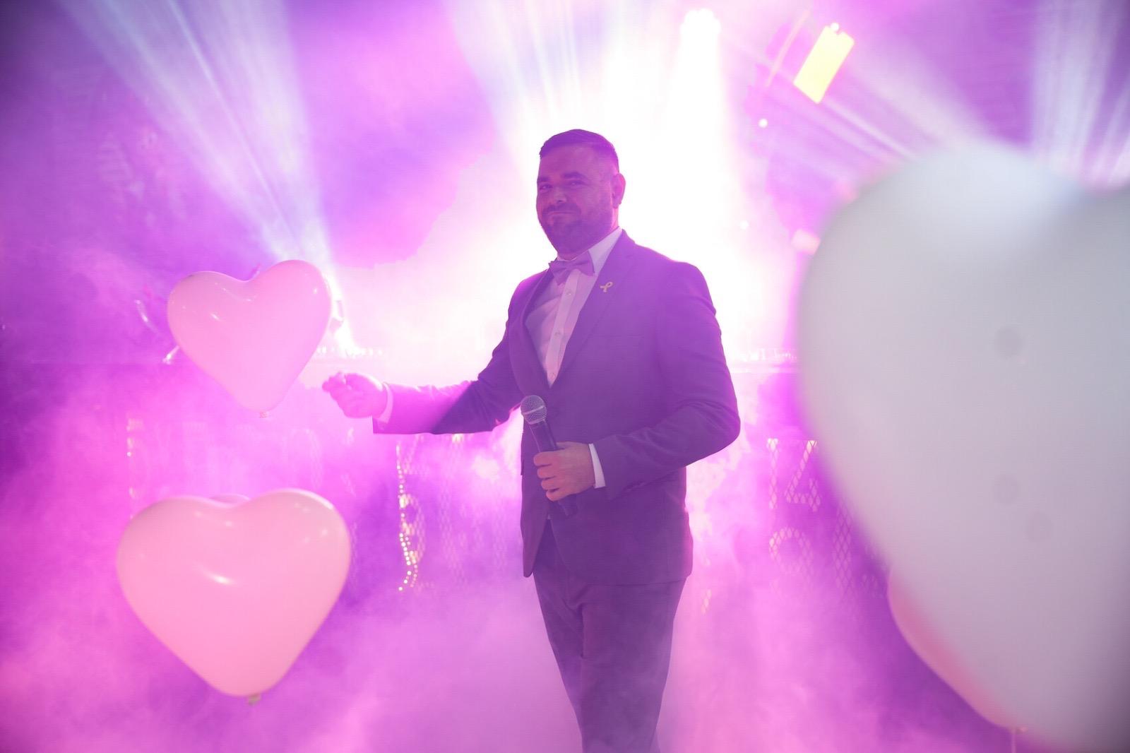 מאיר שוסטר בהופעה